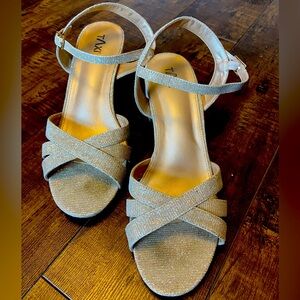 Ladies Gold Dress Shoes Size 40 or 9 US